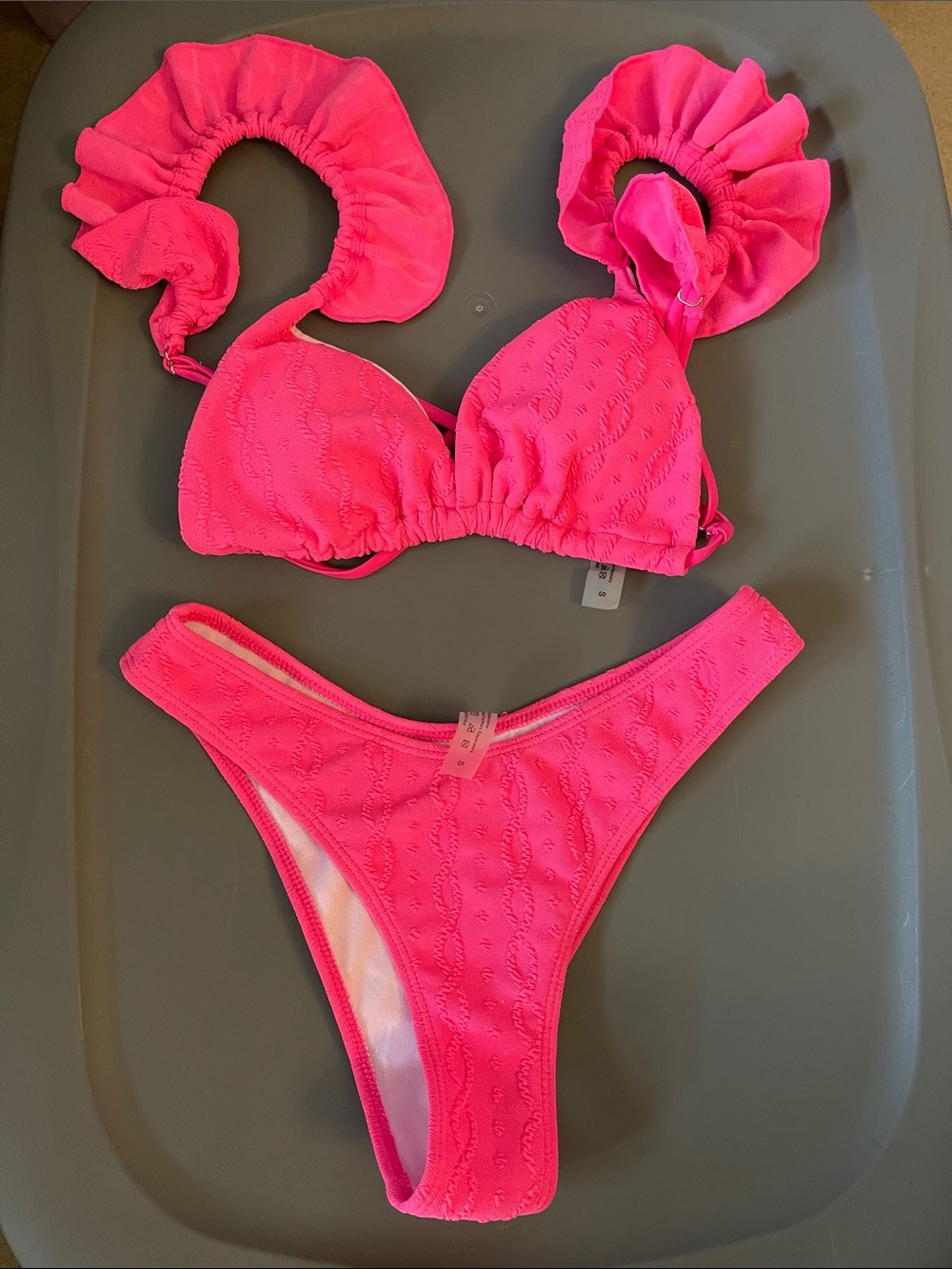 Cupshe Hot Pink Ruffle Shoulder Bikini Set Small Never worn